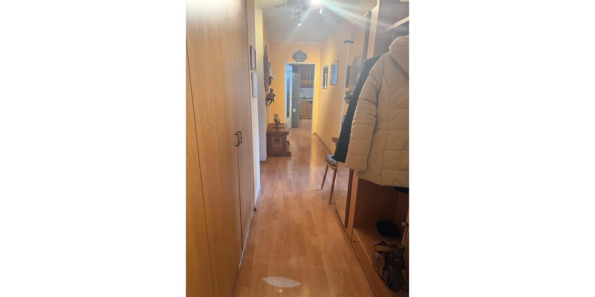 Etagenwohnung Germering - 3 Zimmer, 82 m&sup2;, 1.950&euro; | Angebot:25733059