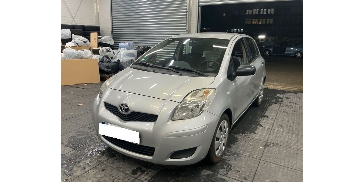 Toyota Yaris 133.300 km 3.990 &euro; München 80686