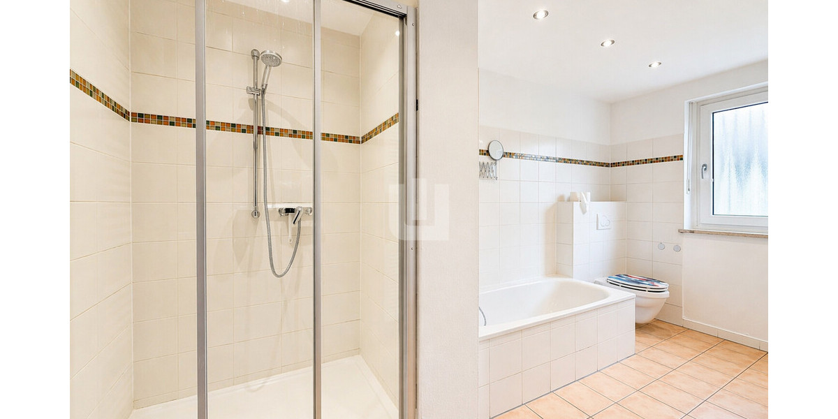 WINDISCH - Gepflegtes REH mit Einliegerwhg. in familienfreundlicher Lage von Gröbenzell - bezugsfrei - Reihenendhaus Gröbenzell | Angebot:26297196