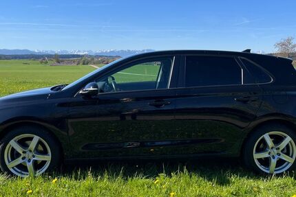 Hyundai i30 95.784 km 10.900 &euro; München 81667