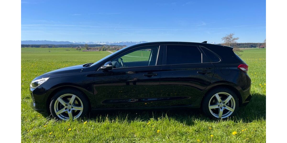 Hyundai i30 95.784 km 10.999 &euro; München 81667