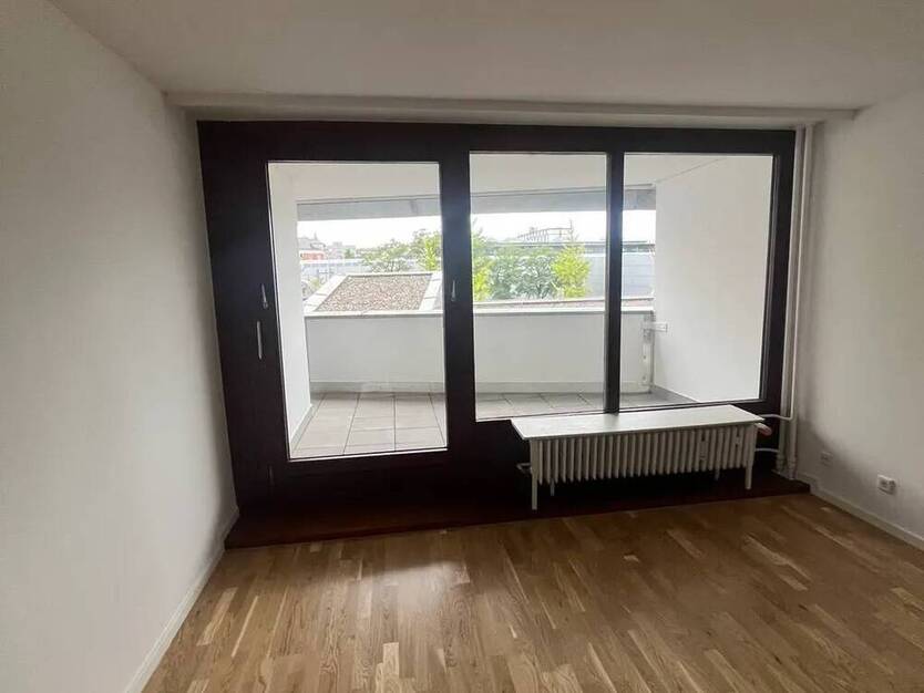 Lichtdurchflutete 2-Zimmer-Wohnung mit großem Balkon in Toplage Haidhausen