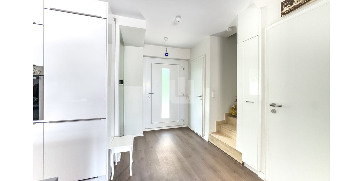 WINDISCH - Saniertes REH mit geh. Ausstattung und Wellnessbereich zentral & ruhig in Eichenau - Reihenendhaus Eichenau | Angebot:24662345