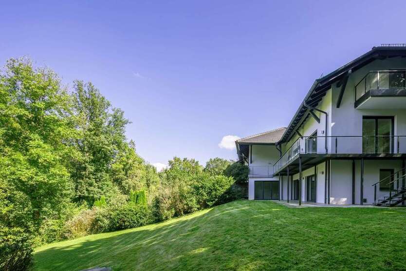 Haus zum Mieten in Grünwald 10.770 € 415 m²