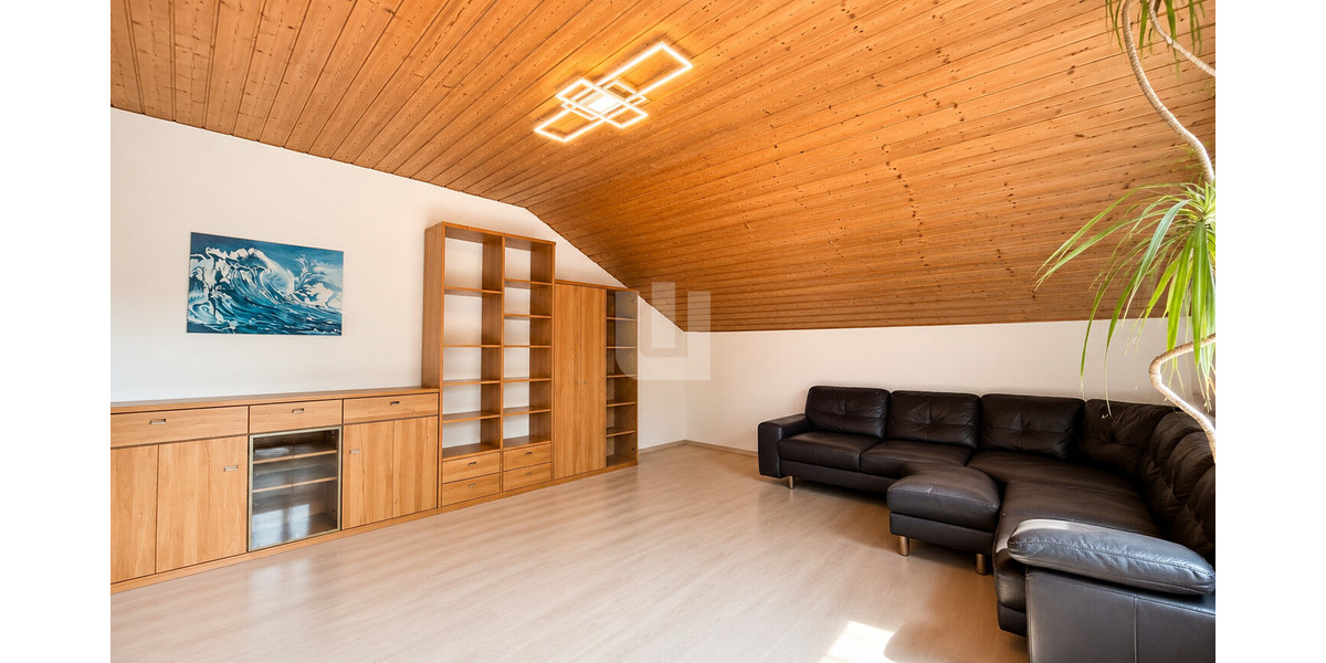 WINDISCH - Großzügige 4-Zimmer-Dachgeschosswohnung mit sonnigen Balkon in WörthseeEtterschlag - Dachgeschoßwohnung Wörthsee / Etterschlag Etterschlag | Angebot:27134606