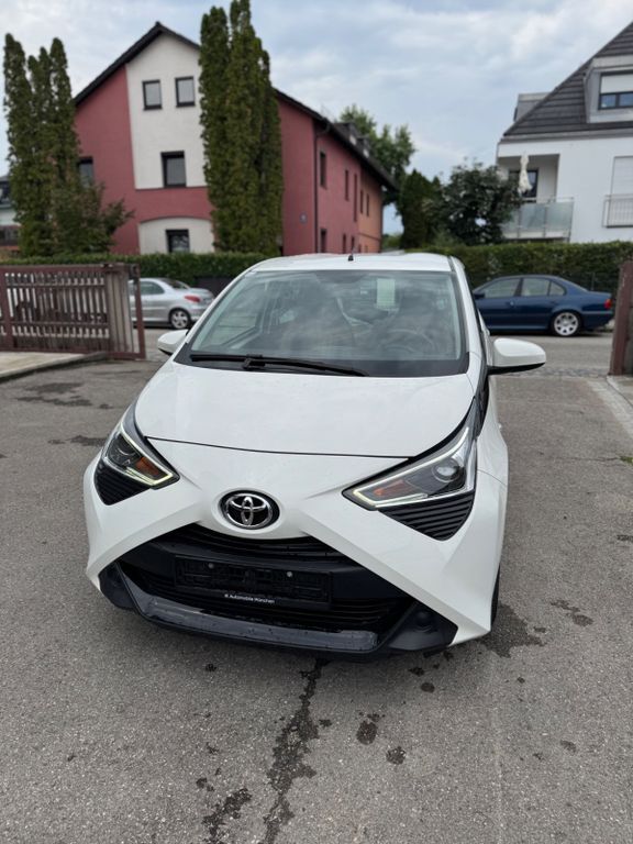 Aygo (X)