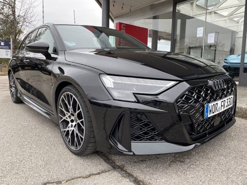 Audi RS3 9.900 km 67.890 € Wolfratshausen bei München 82515