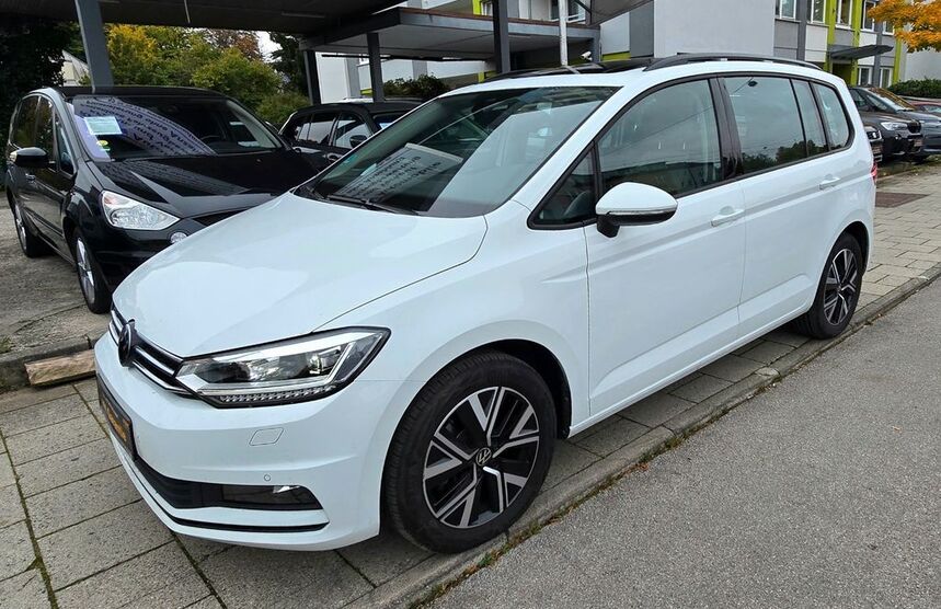 VW Touran 12.500 km 33.950 € München 81673