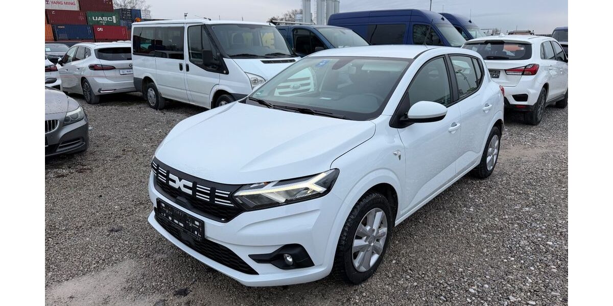 Dacia Sandero 43.000 km 9.750 &euro; München 81829