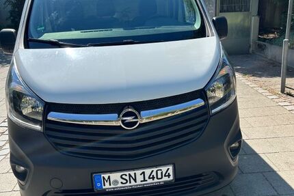 Opel Vivaro 177.000 km 9.300 &euro; München 80937