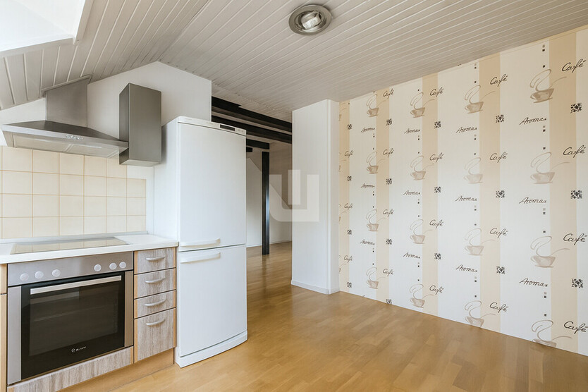 WINDISCH IMMOBILIEN - Gut geschnittene 2,5-Zimmer - Dachgeschosswohnung, zentral & ruhig gelegen! 3 zimmer