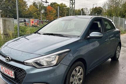 Hyundai i20 44.028 km 7.999 € München 81929