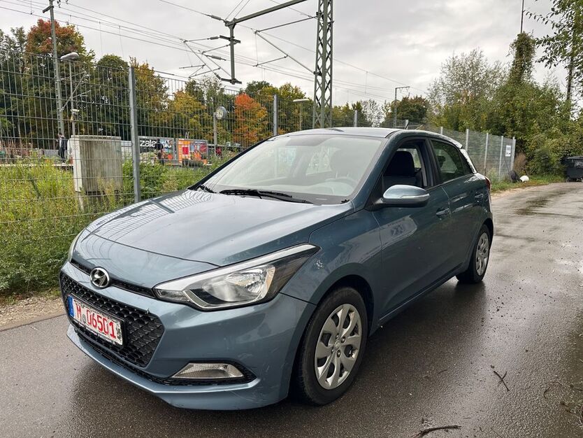 Hyundai i20 44.028 km 7.999 € München 81929