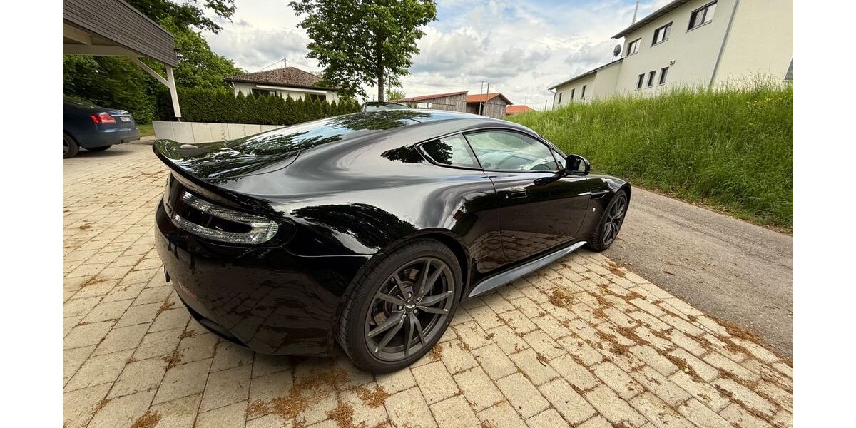 Aston Martin V8 Vantage 30.000 km 89.250 &euro; München 80997