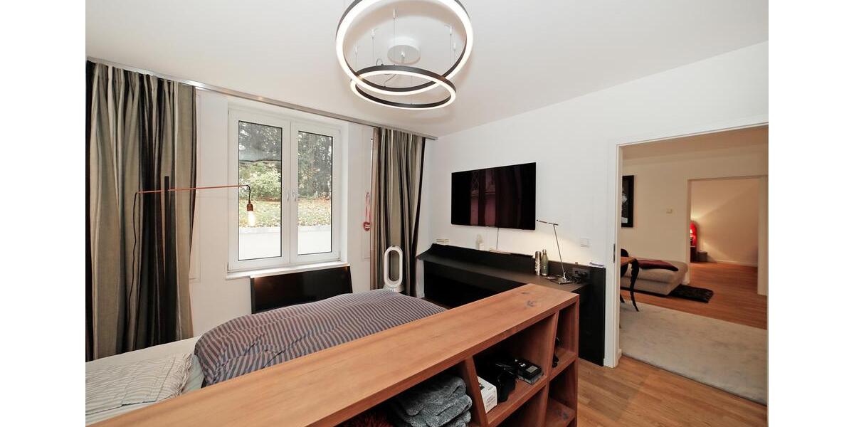 Traumlage direkt am Englischen Garten: Gehobene, lichtdurchflutete 3-Zimmer-Wohnung im Split-Level! zimmer