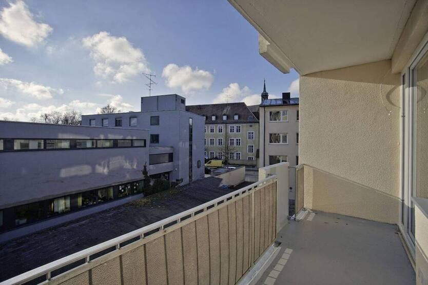 Sonnige 2-Zimmer-BalkonWohnung in perfekter, gehobener Stadtlage - Whg 7