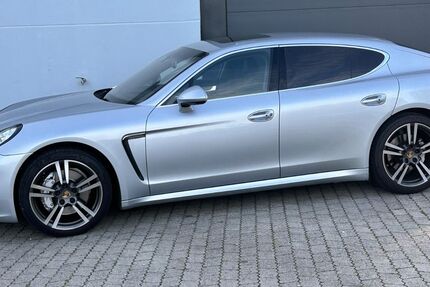 Porsche Panamera 205.568 km 27.990 &euro; Planegg 82152