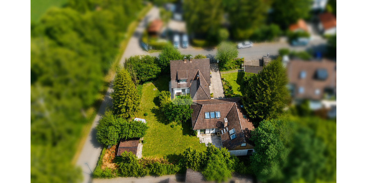WINDISCH - Zwei Häuser auf großem Grundstück mit Entwicklungspotential in Ortsrandlage v. Gröbenzell - Einfamilienhaus Gröbenzell | Angebot:26979381