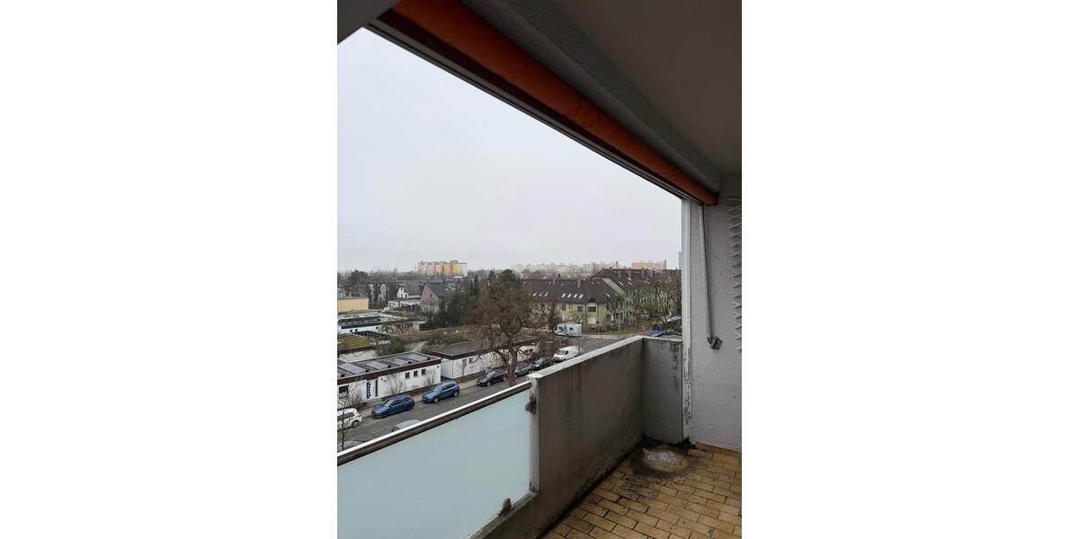 4 Zimmer Wohnung mit Einbauküche und Loggia - 85m² 4 zimmer