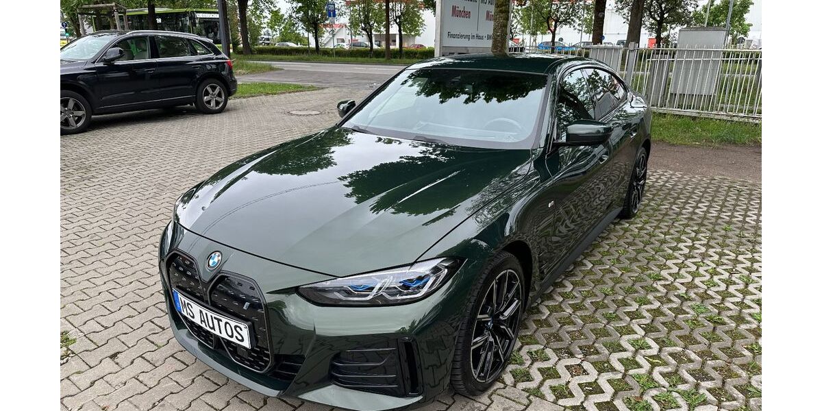 BMW i4 82.000 km 37.599 &euro; München 81243