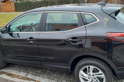 Nissan Qashqai 88.000 km 18.149 &euro; München 80686