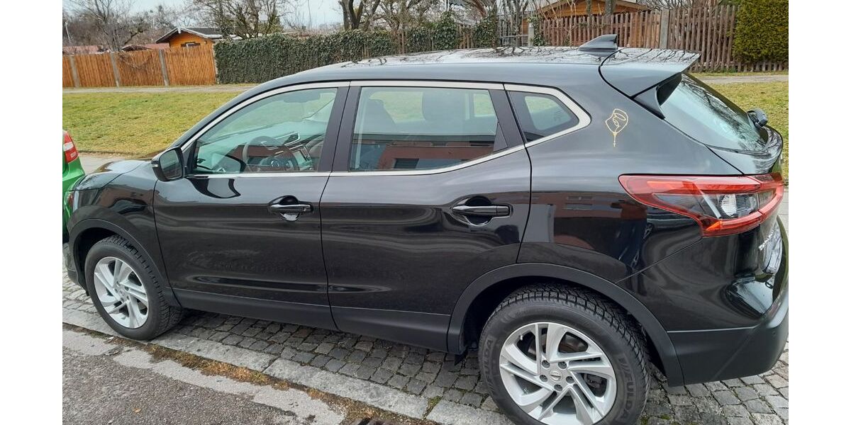Nissan Qashqai 88.000 km 18.149 &euro; München 80686