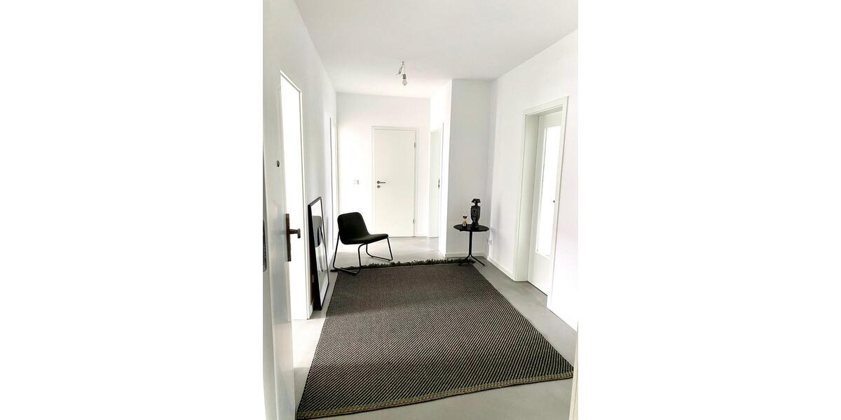 76 m² große helle Wohnung in Neuhausen - ZUR MIETE (auch WG) 3 zimmer