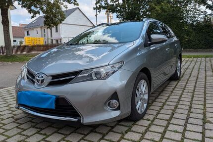 Toyota Auris Touring Sports 141.300 km 9.000 € Röhrmoos 85244