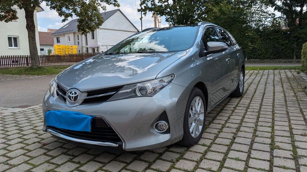 Toyota Auris Touring Sports 141.300 km 9.000 € Röhrmoos 85244