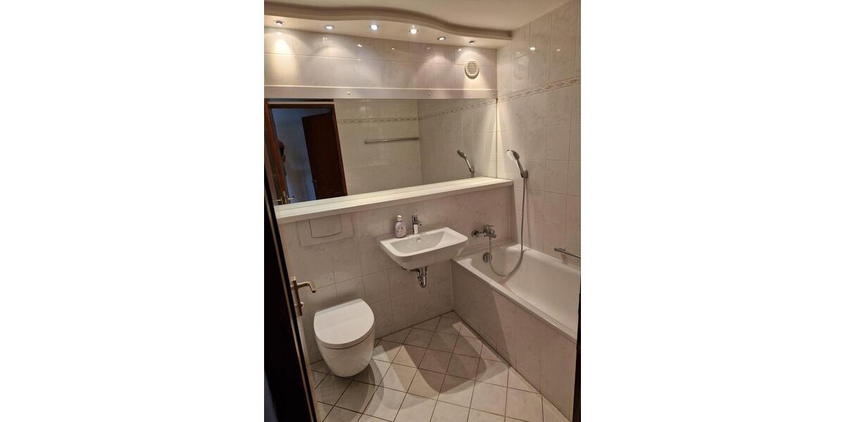 Etagenwohnung Unterhaching - 1 Zimmer, 40 m&sup2;, 1.150&euro; | Angebot:26265587