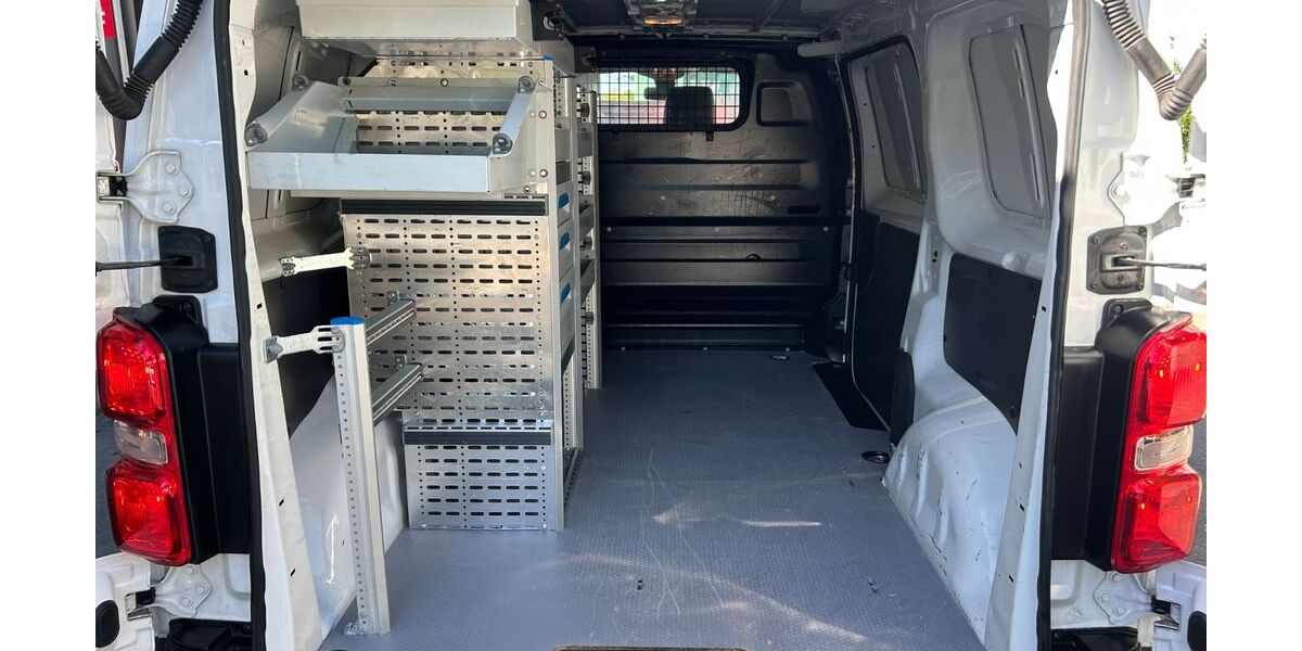 Opel Vivaro 99.362 km 15.990 &euro; München 81825