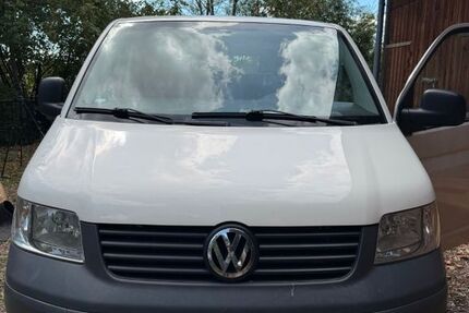 VW T5 Transporter 221.000 km 5.400 &euro; Germering 82110