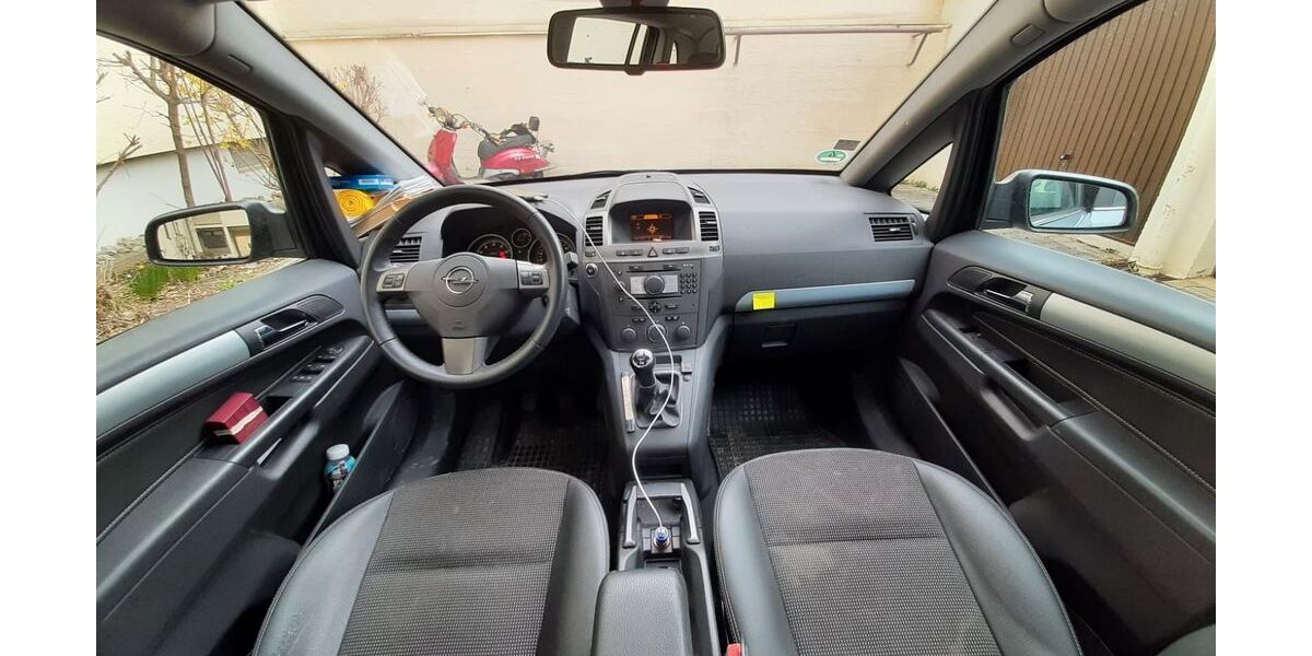 Opel Zafira 178.222 km 3.333 &euro; München 80807