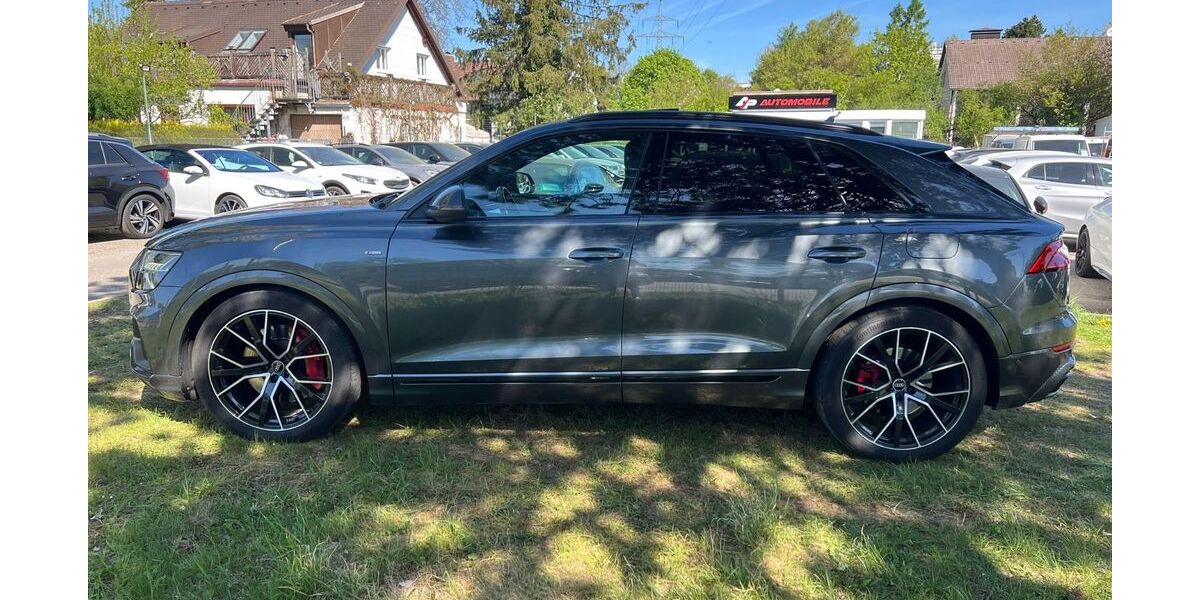 Audi Q8 180.000 km 44.900 &euro; München 81243