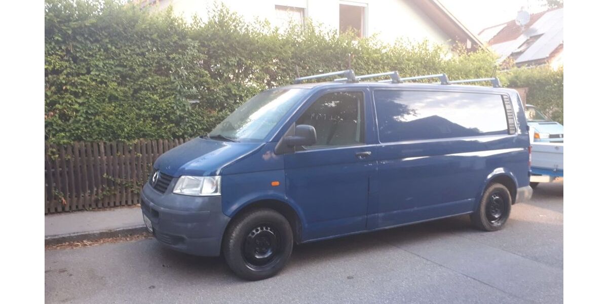 VW T5 Transporter 212.000 km 3.500 &euro; München 81929