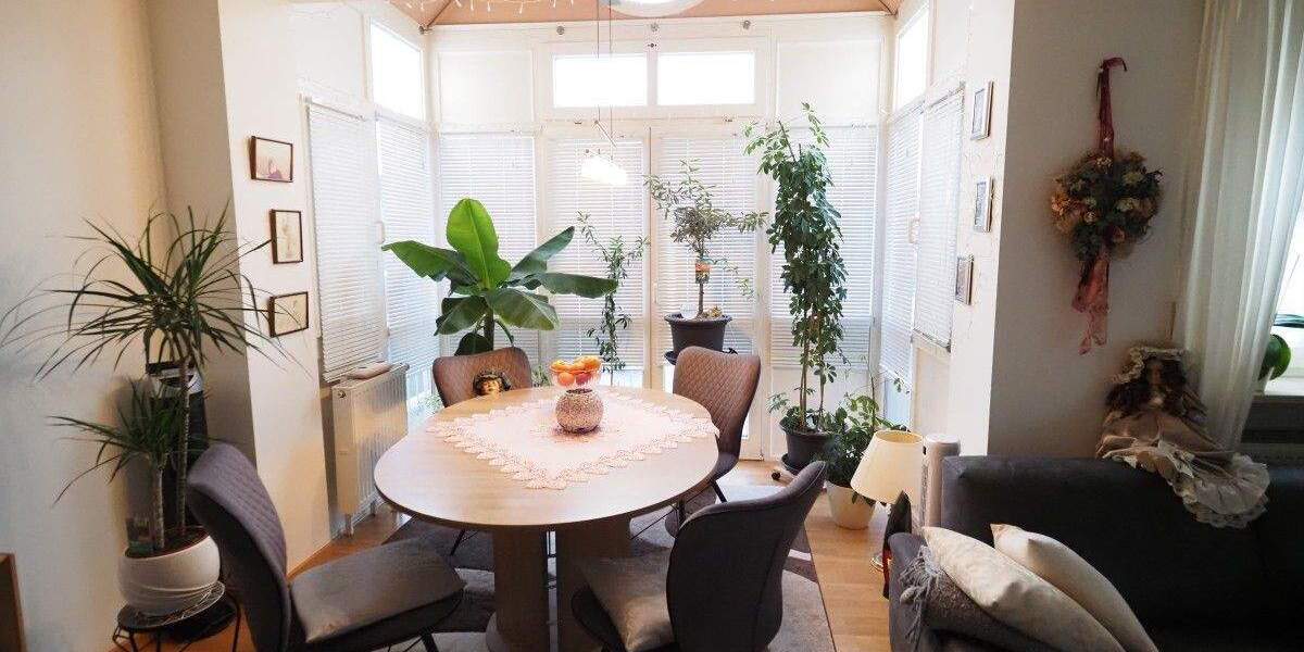 Attraktive 2-Zimmer-Wohnung mit Südbalkon direkt am Marktplatz von Neufahrn 2 zimmer