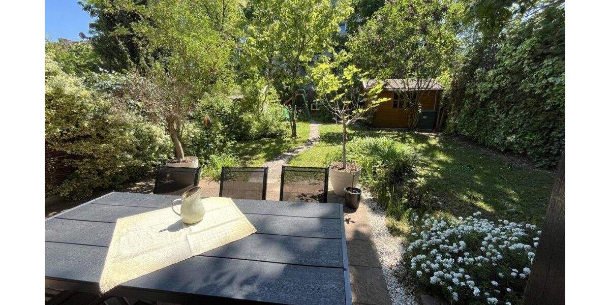 **Komfortables REH mit EBK, herrlichem Garten und Garage in Neufahrn (S1)** 4 zimmer