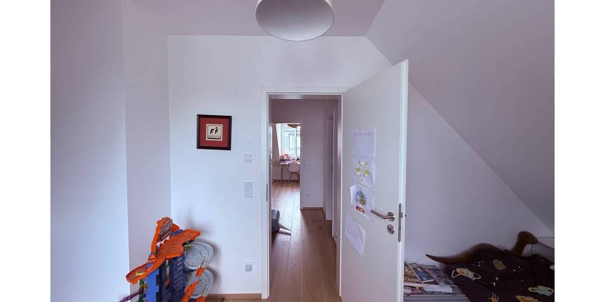 Doppelhaushälfte München Bogenhausen - 5 Zimmer, 144 m&sup2;, 3.970&euro; | Angebot:26230873