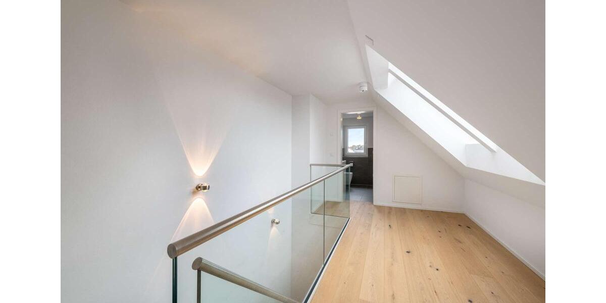 Doppelhaushälfte München Bogenhausen - 7 Zimmer, 241 m&sup2;, 5.890&euro; | Angebot:23807221