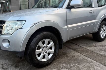Mitsubishi Pajero 97.111 km 17.500 &euro; München 80636