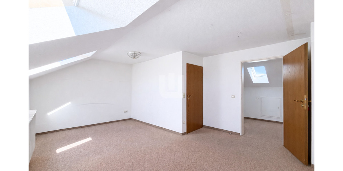 WINDISCH IMMOBILIEN - Renovierungsbedürftiges RMH mit viel Potential in familienfreundlicher Lage - Reihenmittelhaus Olching / Geiselbullach Geiselbullach | Angebot:25852870