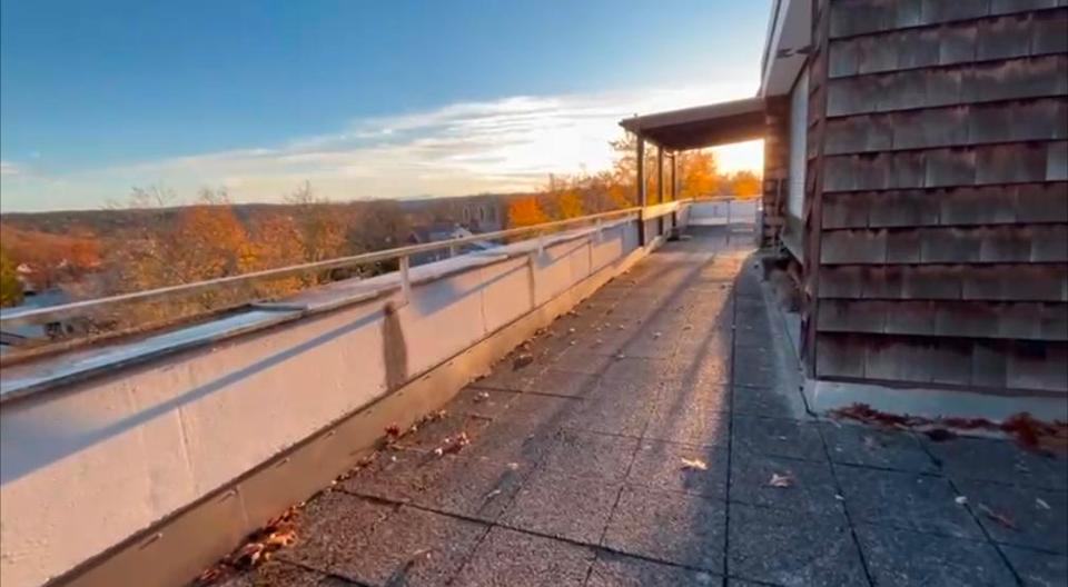 Penthouse-Zimmer (ca. 28 m²)+große Terrasse , Bad, S-Bah, Gauting 1 zimmer