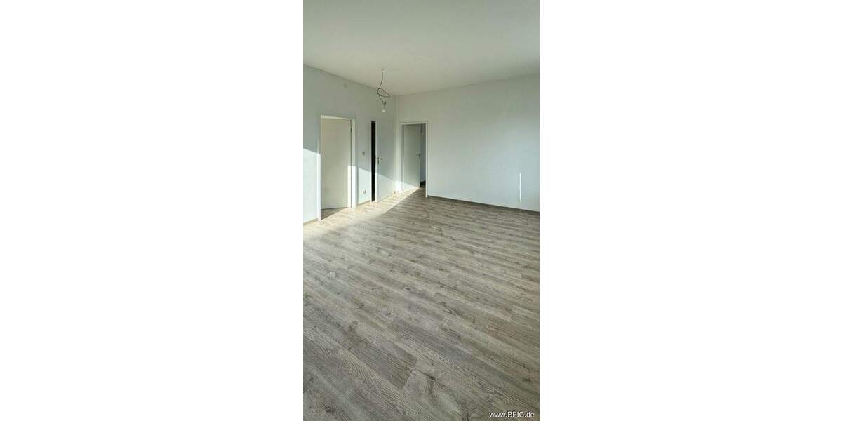 Gewerbeobjekt Fürstenfeldbruck - 9 Zimmer, 228 m&sup2;, 3.420&euro; | Angebot:25247718