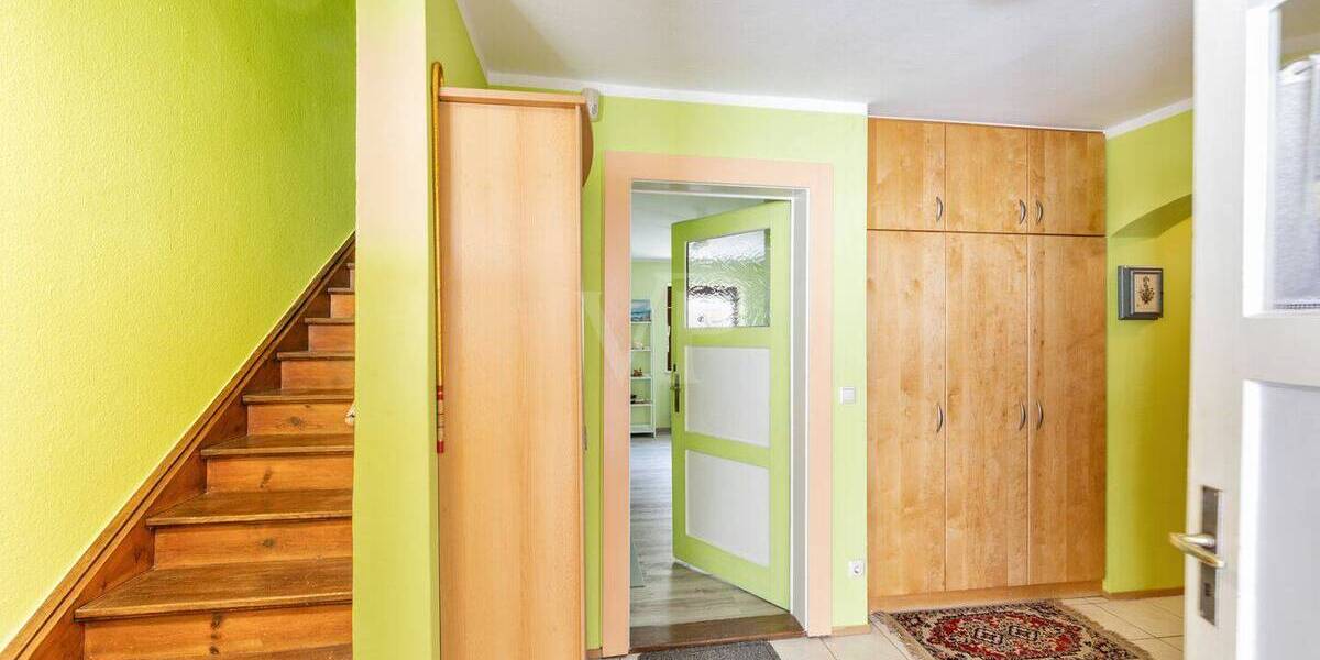 Einfamilienhaus München / Aubing Aubing-Lochhausen-Langwied - 8 Zimmer, 196 m&sup2;, 1.090.000&euro; | Angebot:26908661