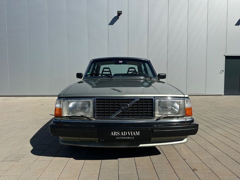 Volvo 240 90.292 km 10.780 € Anzing 85646
