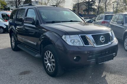 Nissan Pathfinder 175.000 km 14.900 &euro; München 81243