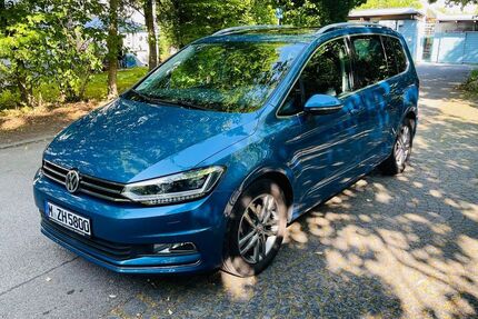 VW Touran 128.000 km 19.990 € München 81373