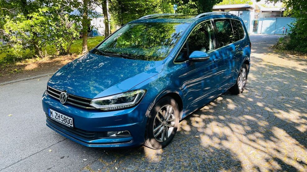 VW Touran 128.000 km 19.990 € München 81373