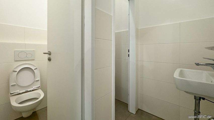 Gewerbeobjekt Fürstenfeldbruck - 9 Zimmer, 228 m&sup2;, 3.420&euro; | Angebot:25699499