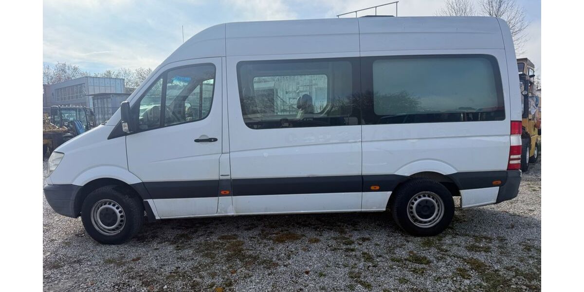 Mercedes-Benz Sprinter 332.000 km 6.499 &euro; München 81245